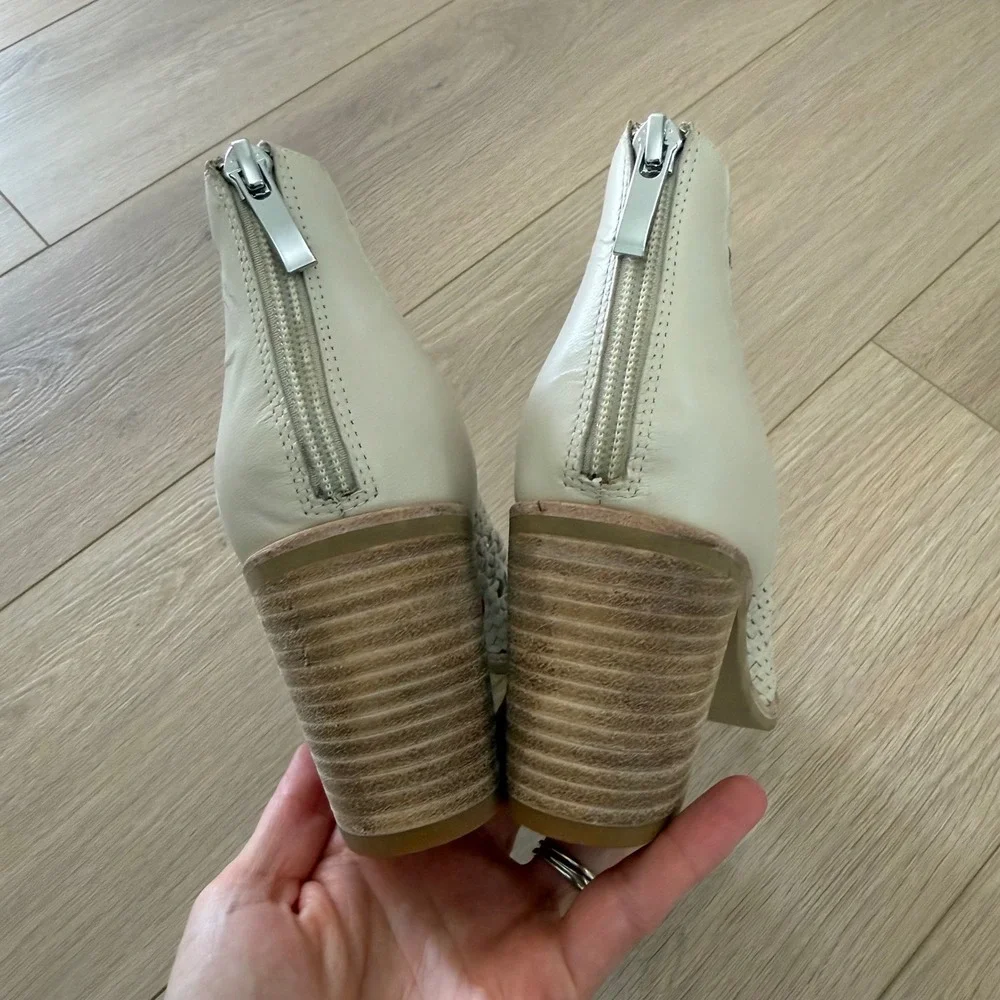 Woven Leather Pointed Toe Ankle Boots Cream‎ Block Heel Back Zip Size 7.5